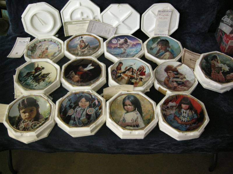lot 90 image: 13 Native American Collector Plates