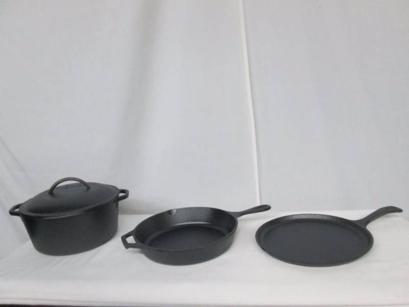 lot 23 image: Lodge 4-Pc. Cast Iron Cookware Set