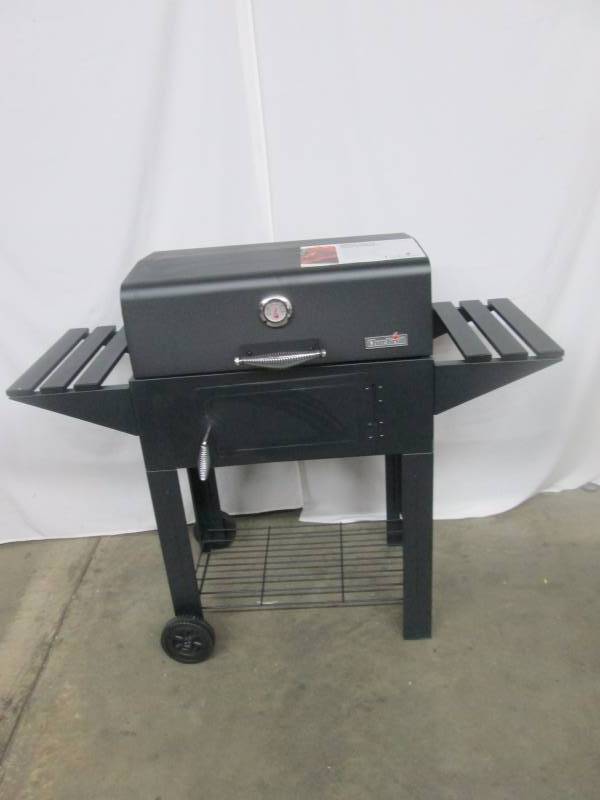lot 4 image: Char-Broil Sante Fe Charcoal BBQ Grill