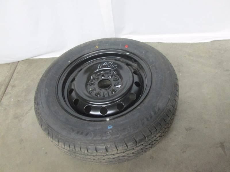 lot 36 image: Used Tire and Rim