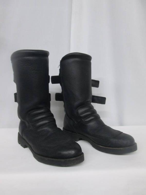 lot 18 image: Vibram Motorcycle Boots