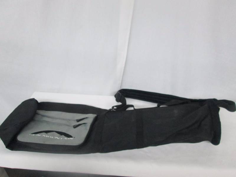 lot 53 image: Sun Mountain Golf Bag