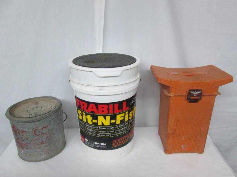 lot 52 image: Fishing Accessories