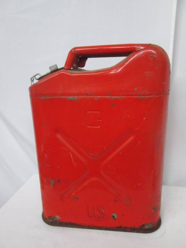 lot 51 image: 5 Liter Gas Can