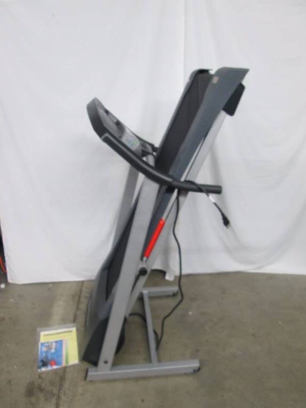lot 15 image: Weslo Cadence G 5.9 Treadmill