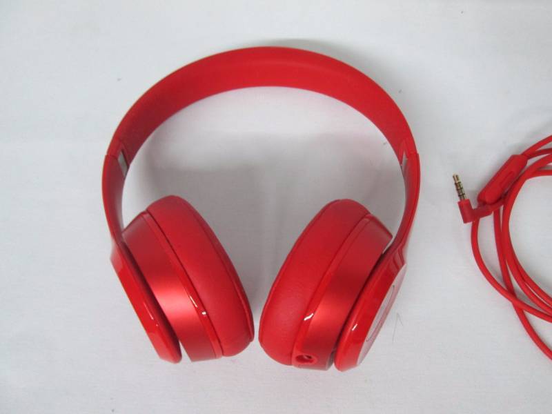 lot 27 image: Beats by Dr. Dre Solo 2 On-Ear Headphones
