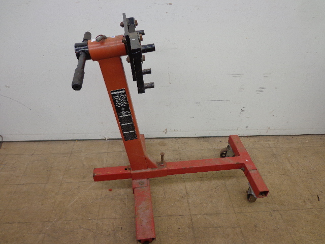 lot 6 image: Engine stand