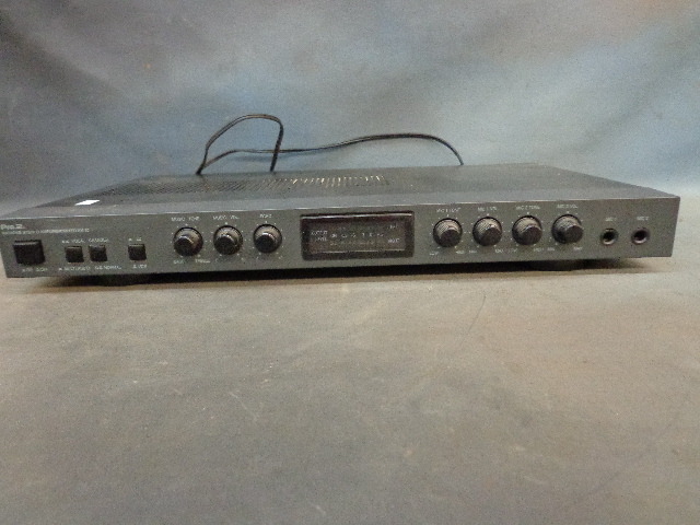 lot 15 image: Karaoke amplifier