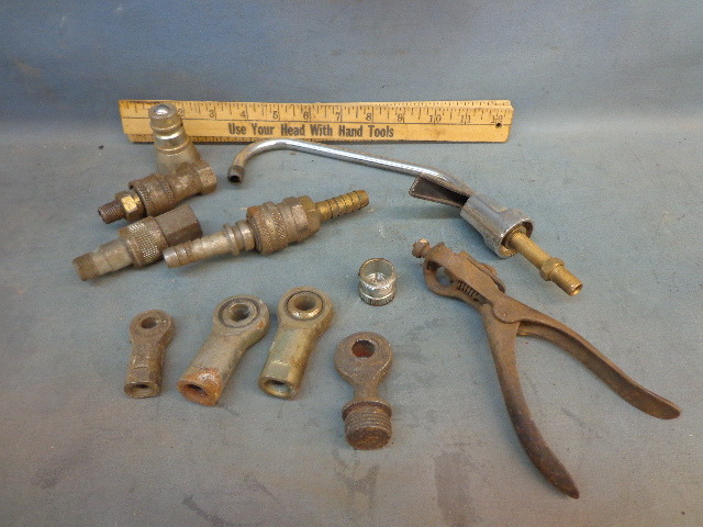 lot 19 image: Various parts