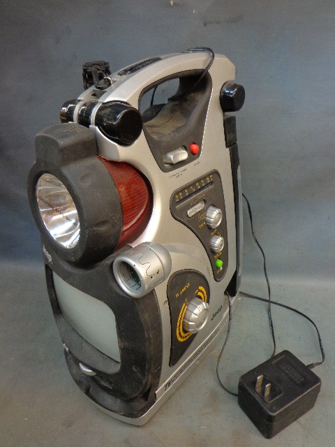 lot 44 image: Portable emergency unit
