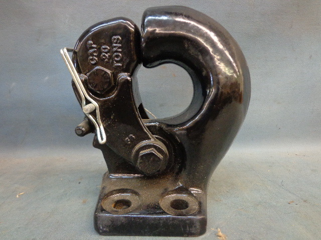 lot 50 image: Hitch