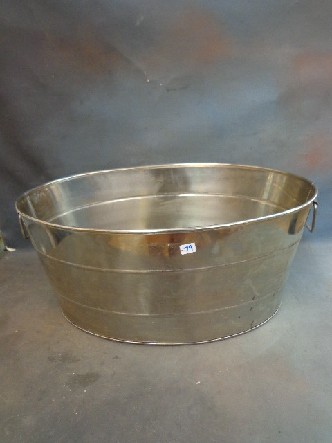 lot 79 image: Tin Tub
