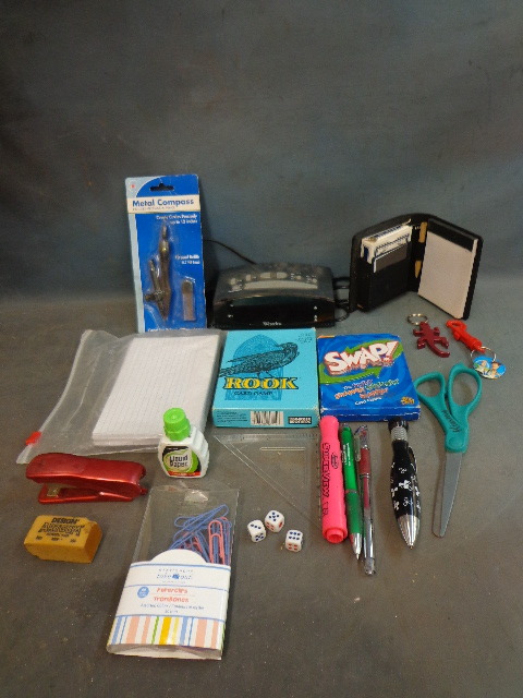 lot 85 image: Various items