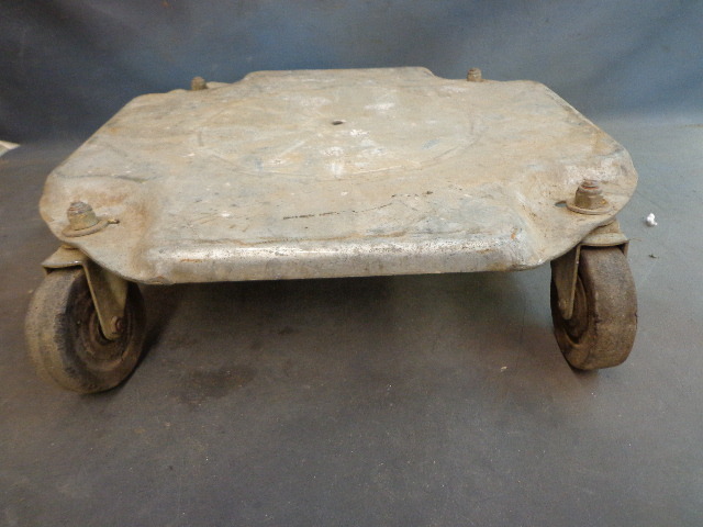 lot 91 image: Floor roller