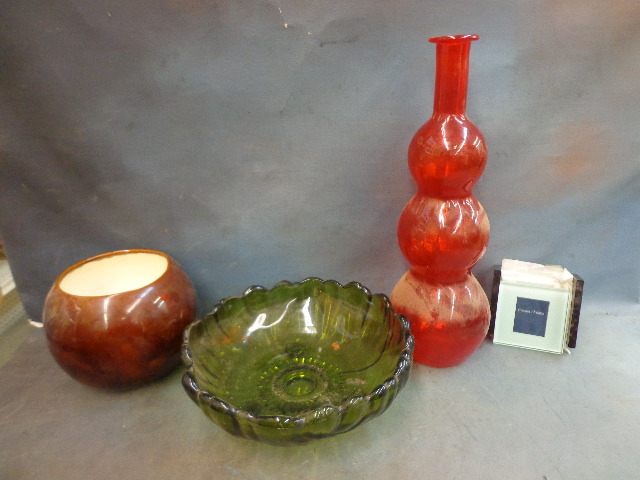 lot 94 image: glasswear