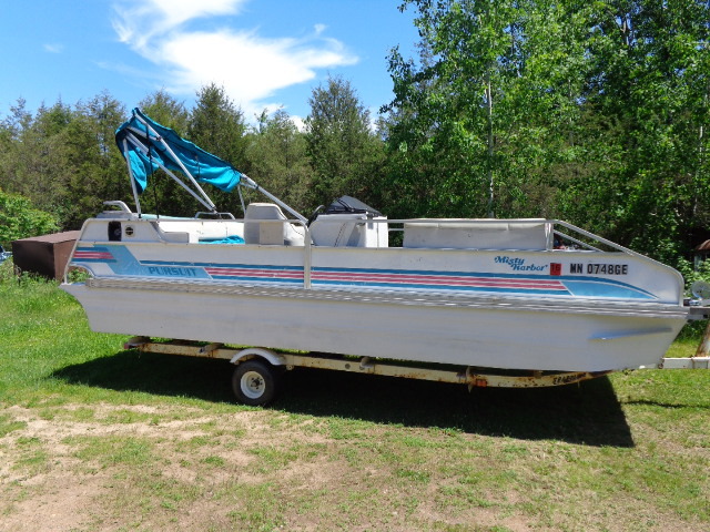 lot 3 image: 1993 Misty Harbor Pontoon
