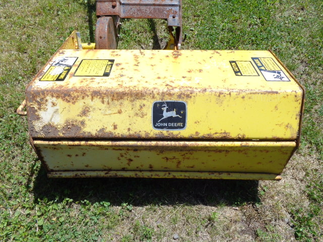 lot 4 image: John Deer Garden tiller