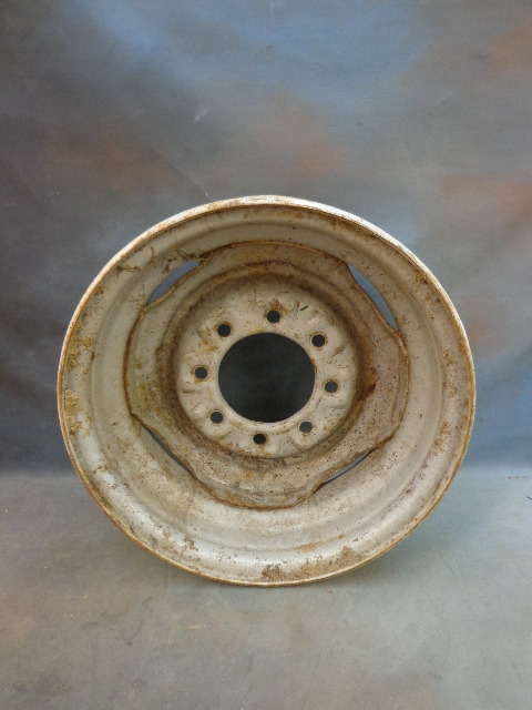 lot 111 image: Steel rim