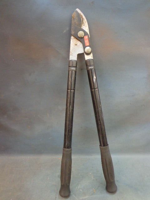 lot 114 image: Pruning shears