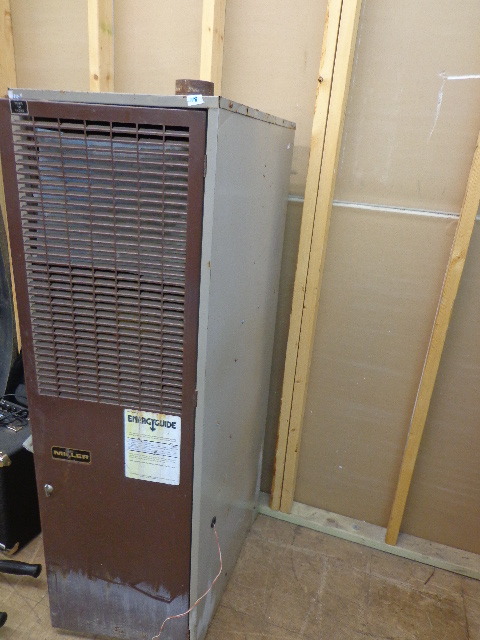 lot 118 image: Furnace