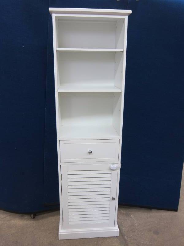lot 11 image: Shelf