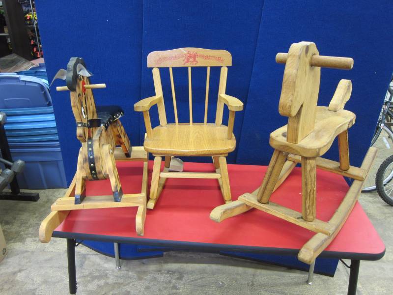 lot 22 image: Vintage Childs Lot
