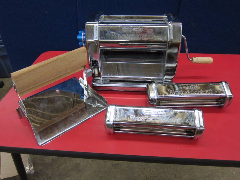 lot 24 image: Imperia Restaurant Pasta Machine