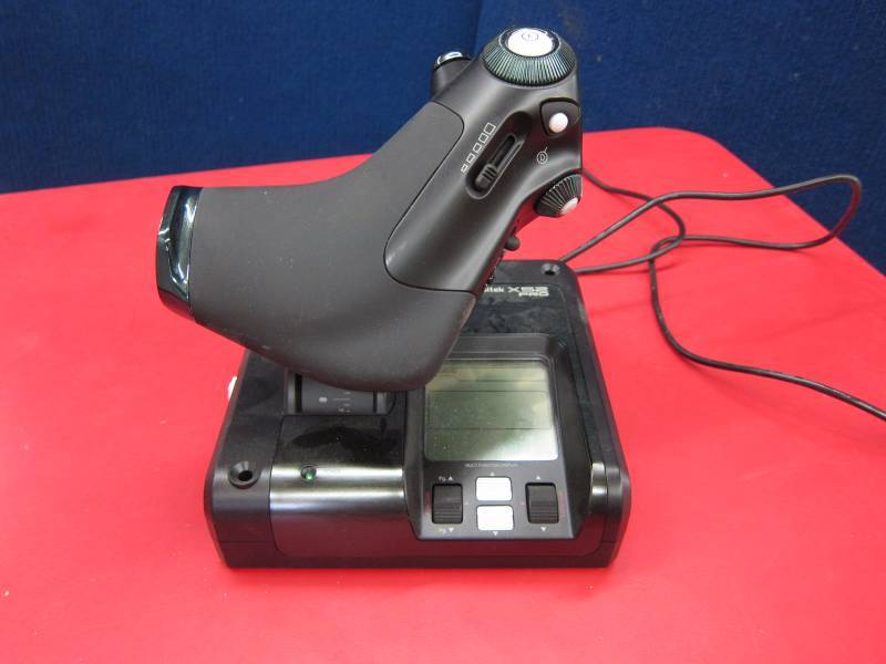 lot 33 image: Gaming Joystick
