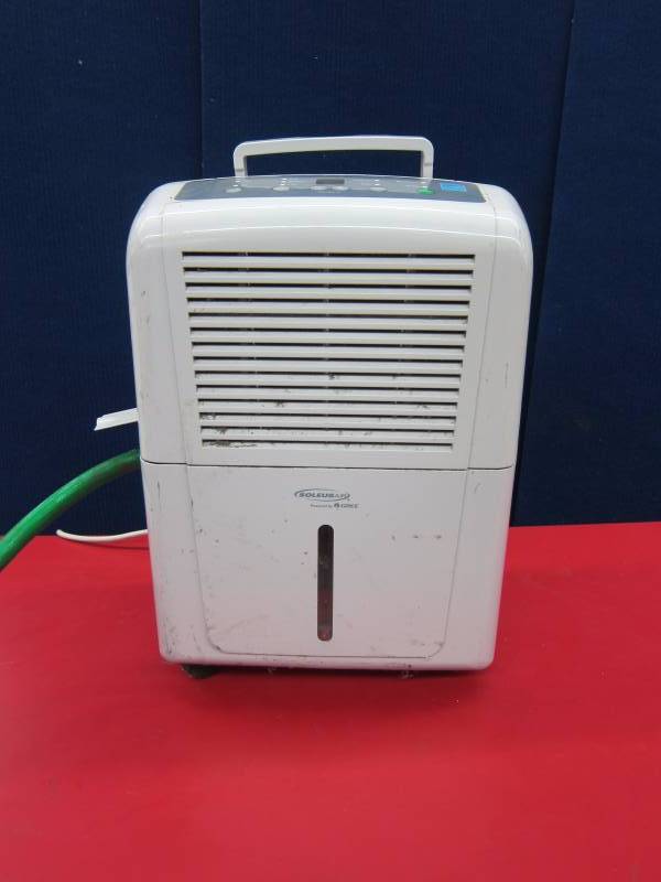 lot 37 image: Dehumidifier