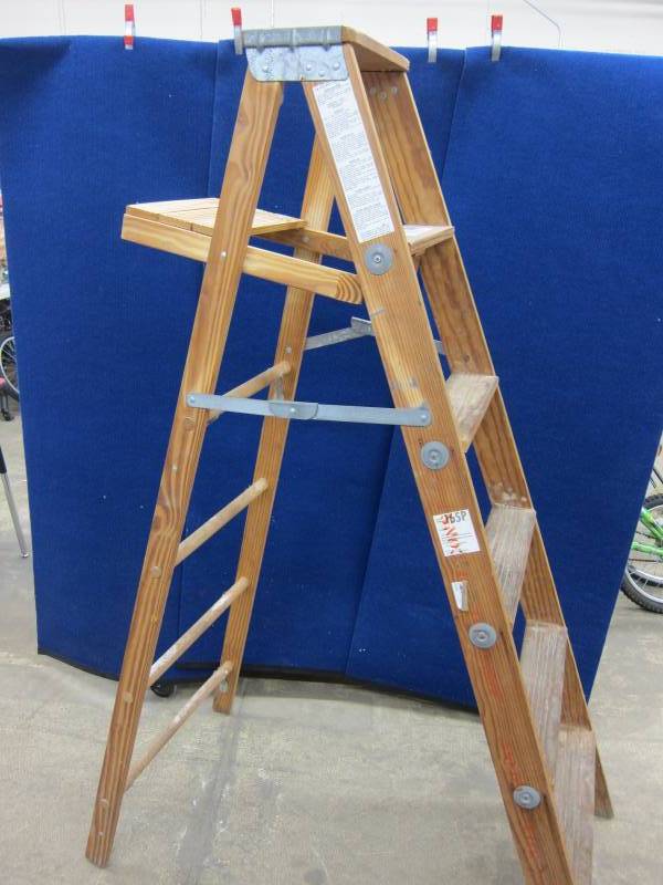 lot 40 image: Samson Ladder 6ft.