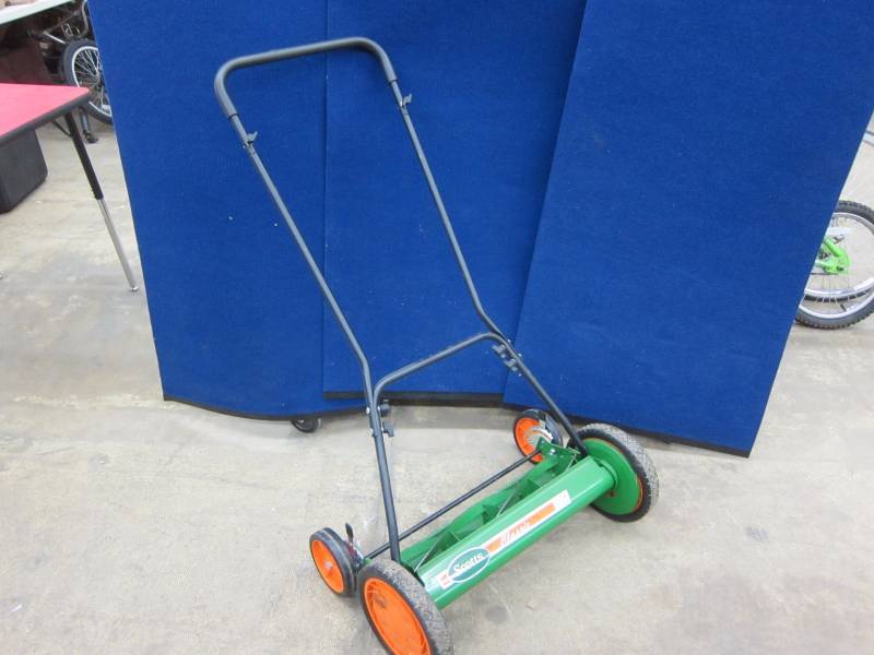 lot 41 image: Scotts 20 Push Mower