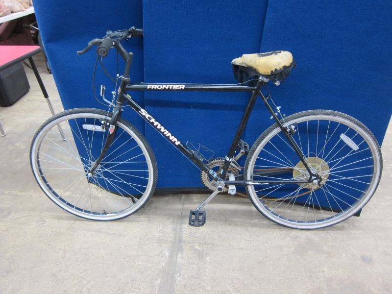 lot 43 image: Mens 12-Speed Bike