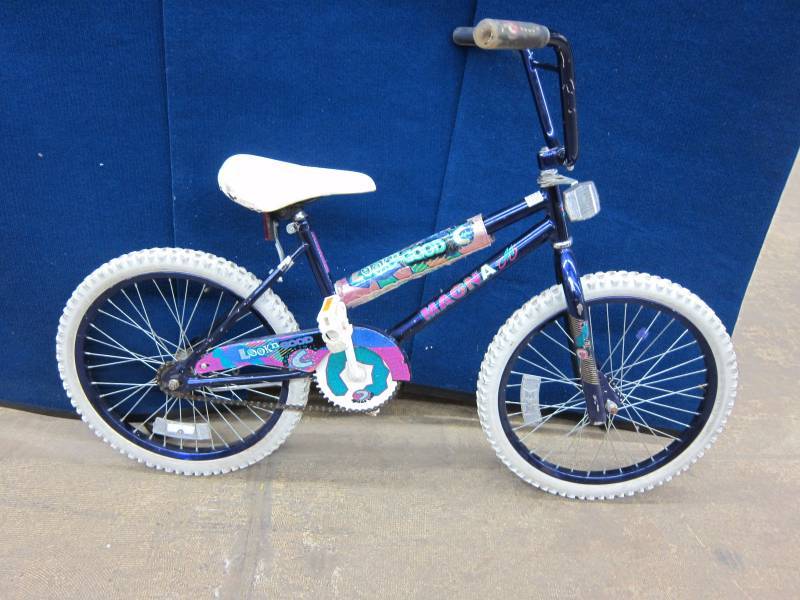 lot 47 image: Girls Bike