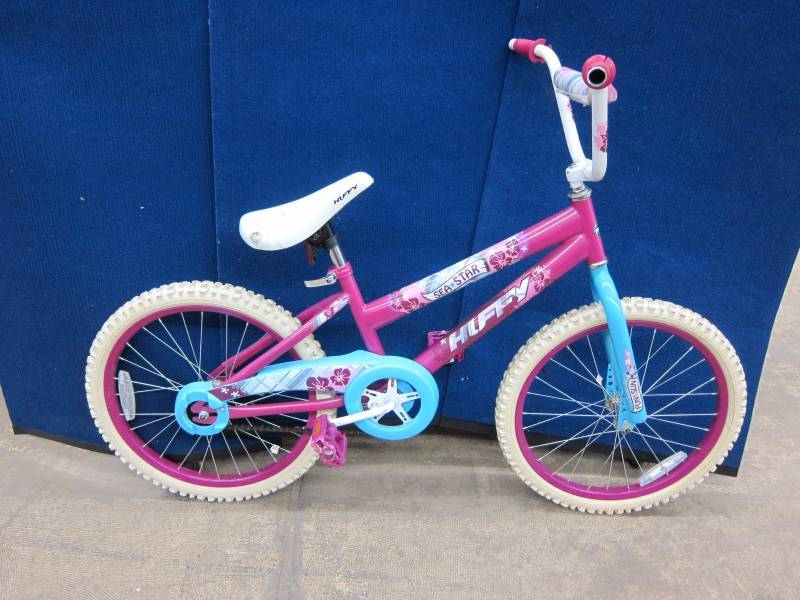 lot 48 image: Girls Bike