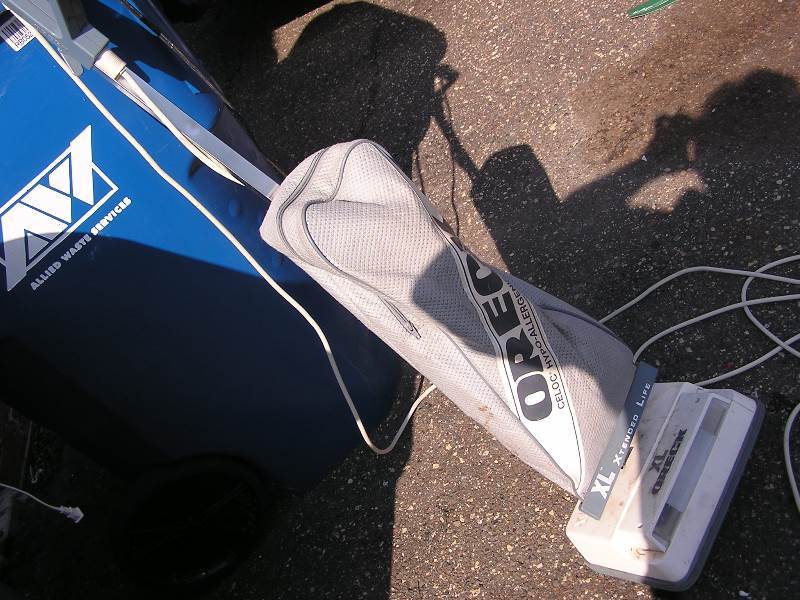 lot 2 image: ORECK XL VACUUM needs belt