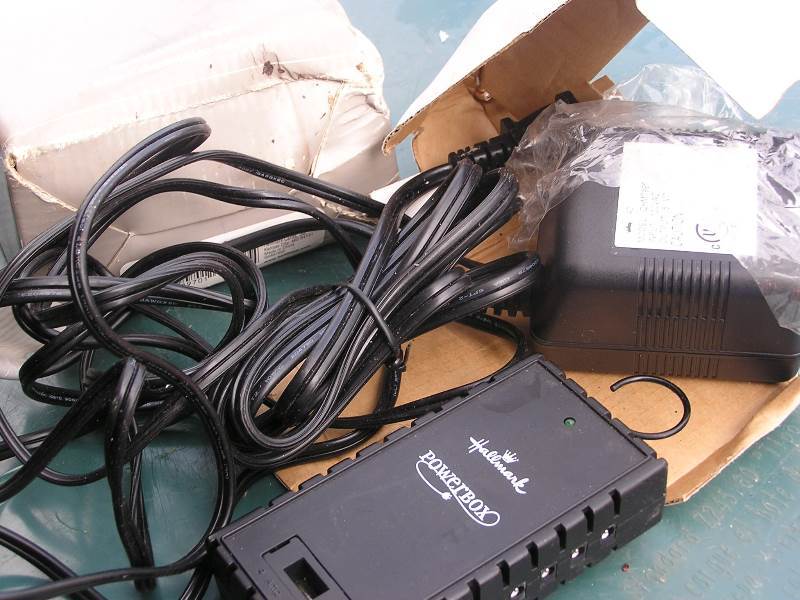 lot 18 image: HALLMARK POWER BOX. NEW