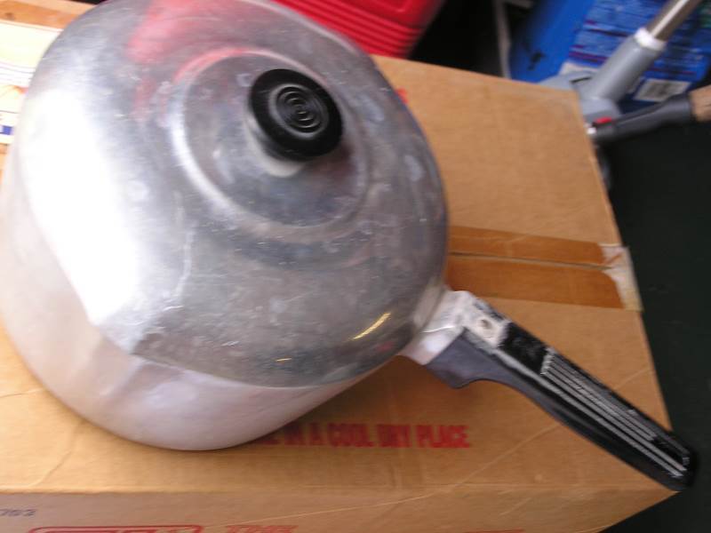 lot 21 image: WAGNERWARE MAGNALITE SAUCEPAN
