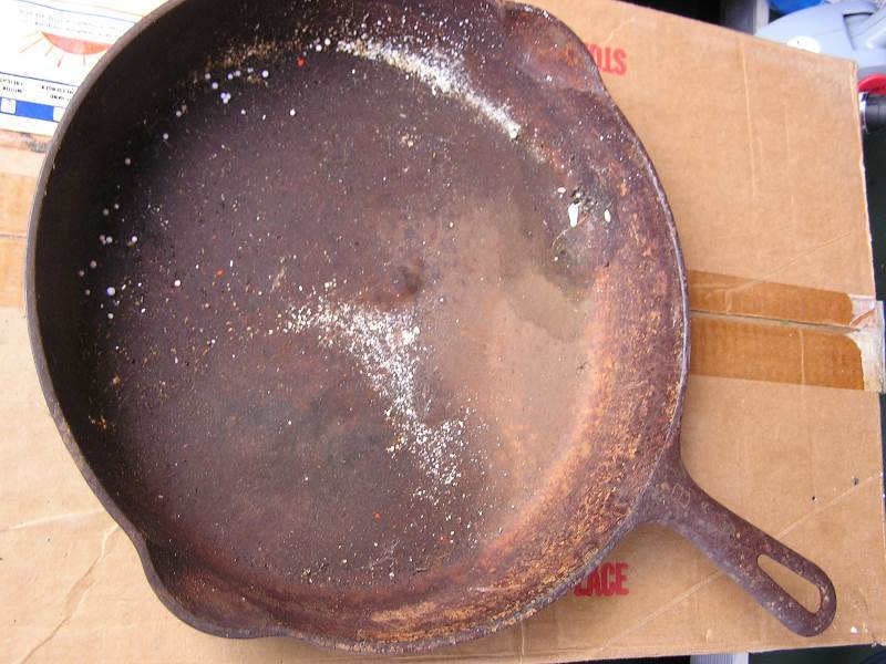 lot 27 image: GRISWOLD # 8 SKILLET ROUGH
