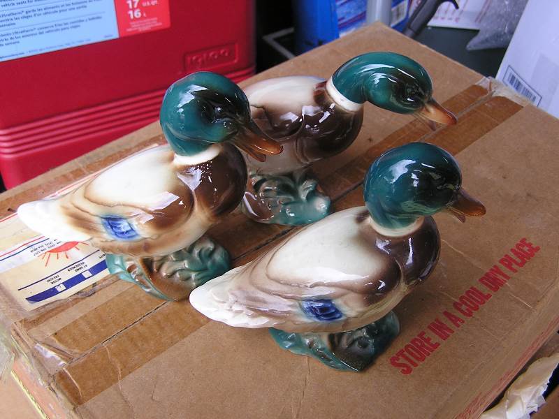 lot 50 image: VINTAGE CERAMIC MALLARDS SET OF 3