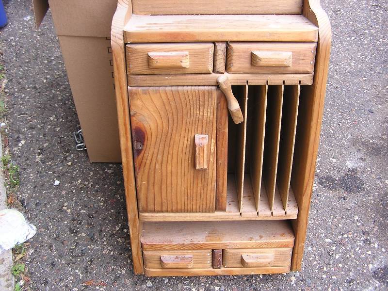 lot 56 image: WOODEN WALL ORGANIZER