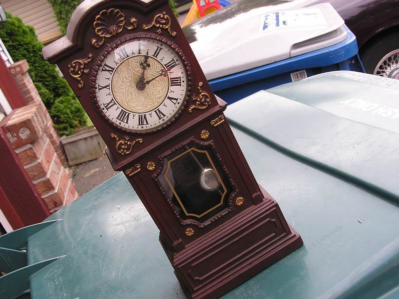 lot 72 image: MANTEL  SIZE GRANDFATHER CLOCK not working