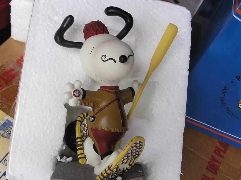 lot 80 image: snoopy figurine westland