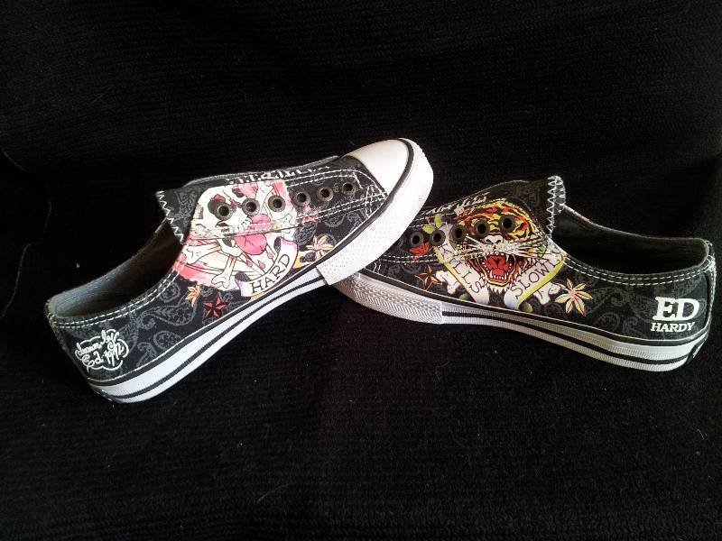 lot 4 image: Ed Hardy Size 7 - Black Low Rise Sh...