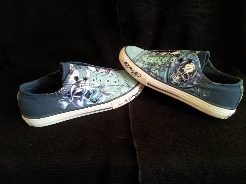 lot 5 image: Ed Hardy Size 7 - Blue Ombre Low Ri...