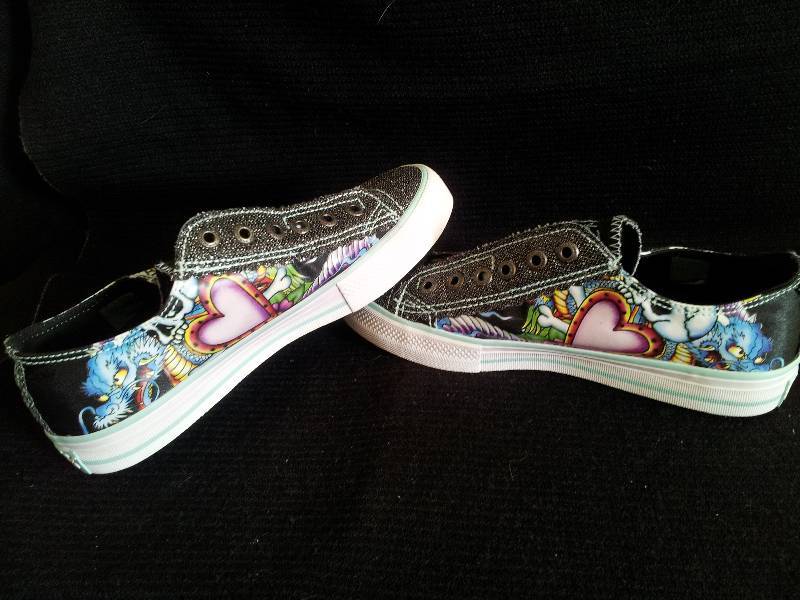 lot 6 image: Ed Hardy Size 7 - Black w Shimmer ...
