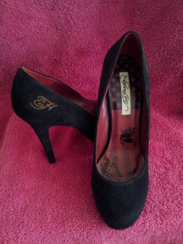 lot 7 image: ed Hardy Size 8 - Black Oiled Suede...