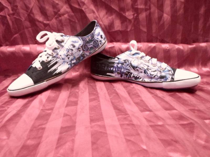 lot 15 image: Ed Hardy Size 8 - Blue Low Rise Sho...
