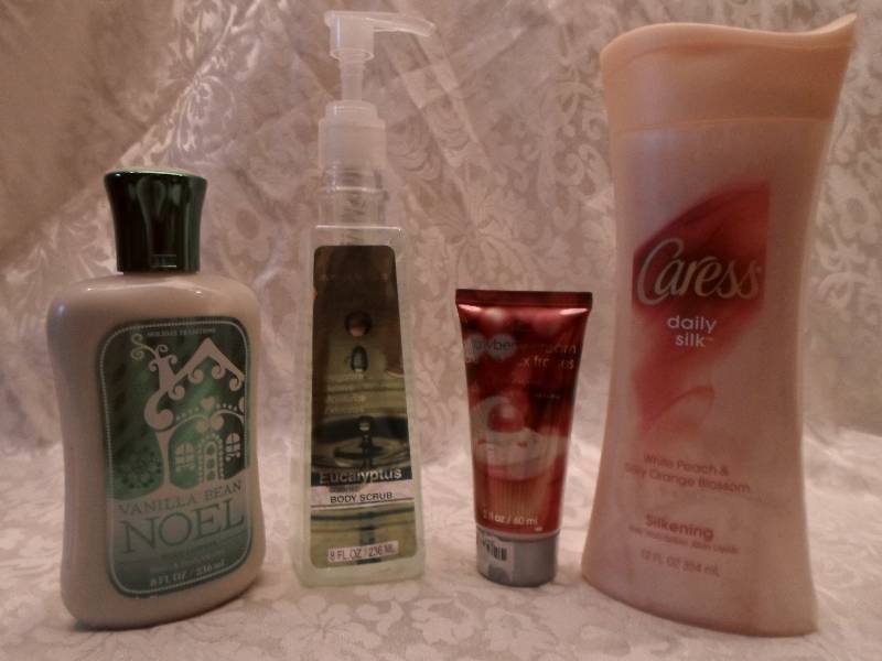 lot 52 image: Lot of 4 - 1 Bath & Body Works Vani...