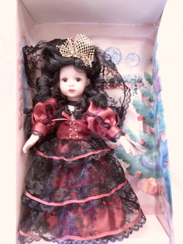 lot 59 image: Victorian Rose Collection - Celebra...