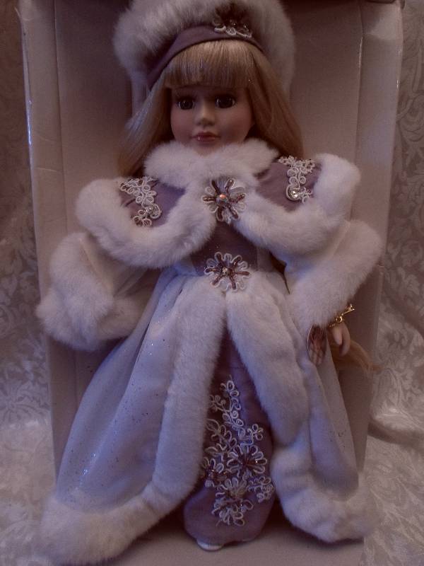 lot 61 image: Victoria Rose Collections Special E...